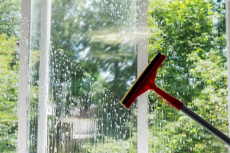 7 Unexpected Benefits of Professional Window Cleaning